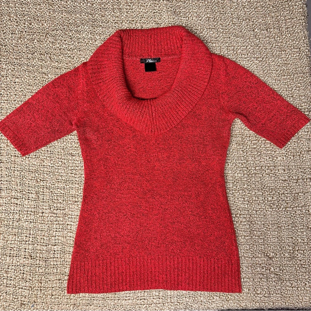 PLASTIC Women’s Red Size Medium 1/2 Sleeve Knit Shirt w Cowl Neck